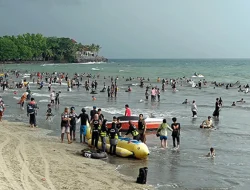 Cuaca Ekstrem Ancam Liburan, BMKG Peringatkan Hujan dan Angin Kencang di Tempat Wisata