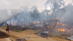 Rumah Betang di Melawi Terbakar, Warga Selamatkan PAUD