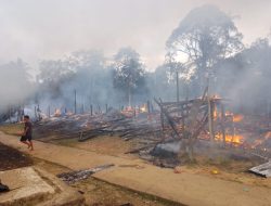 Rumah Betang di Melawi Terbakar, Warga Selamatkan PAUD